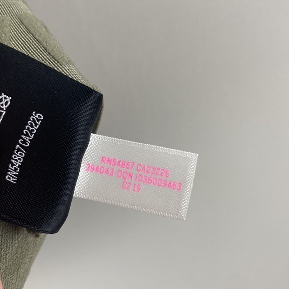 Victoria’s Secret Pink Camo Sports Bra Size Medium - Picture 9 of 12